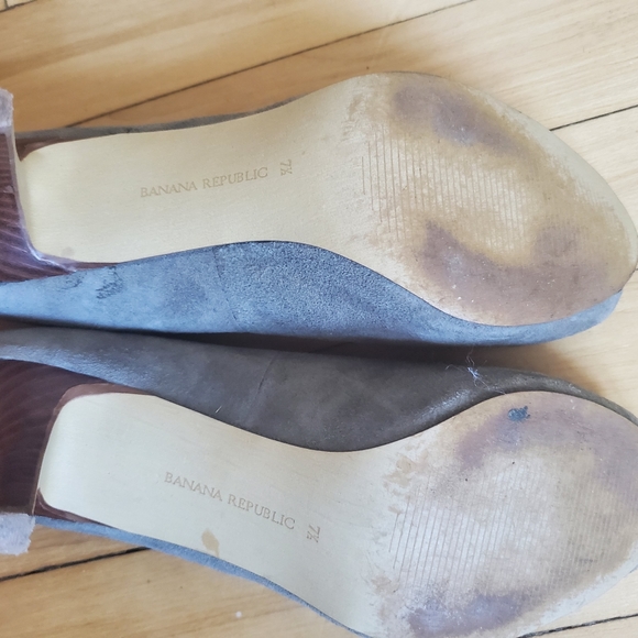 Banana Republic heels, size 7, grey, velvet, party - Picture 5 of 10